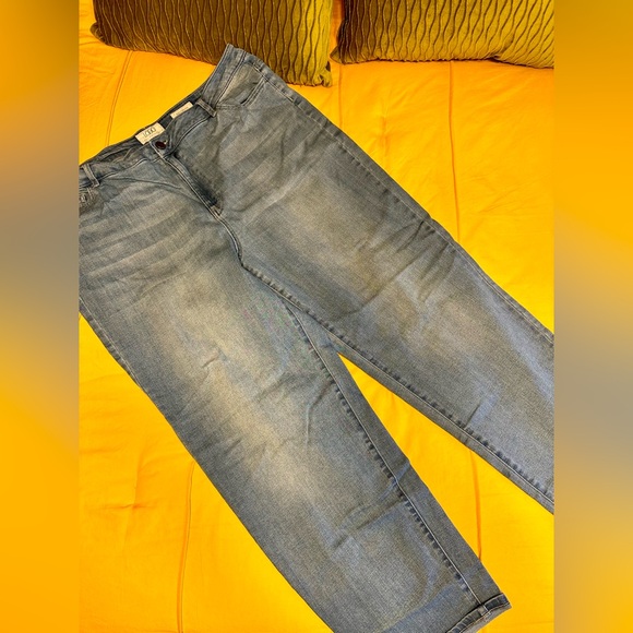 LOGO Jeans - Picture 4 of 4